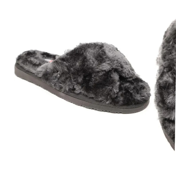 Minnetonka Shoes - Lilly Faux Shearling SlippersMINNETONKA